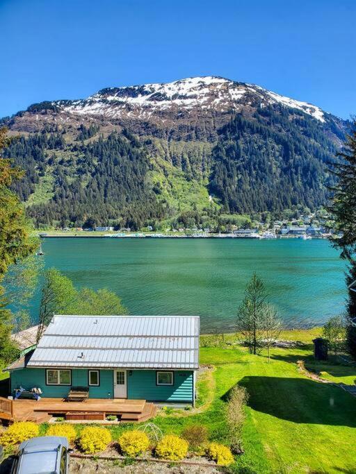 Ocean And Mountain View Home, Near Downtown Джуно Екстериор снимка